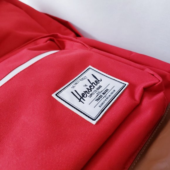 Herschel Classic Pop Quiz Backpack – Red - Picture 12 of 12